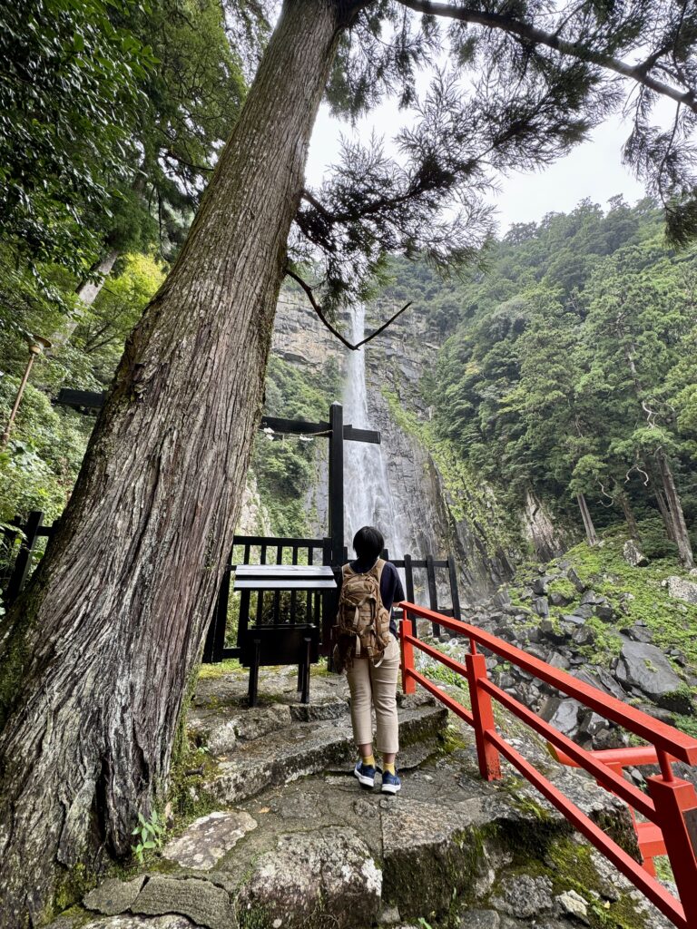 那智の滝、神籬