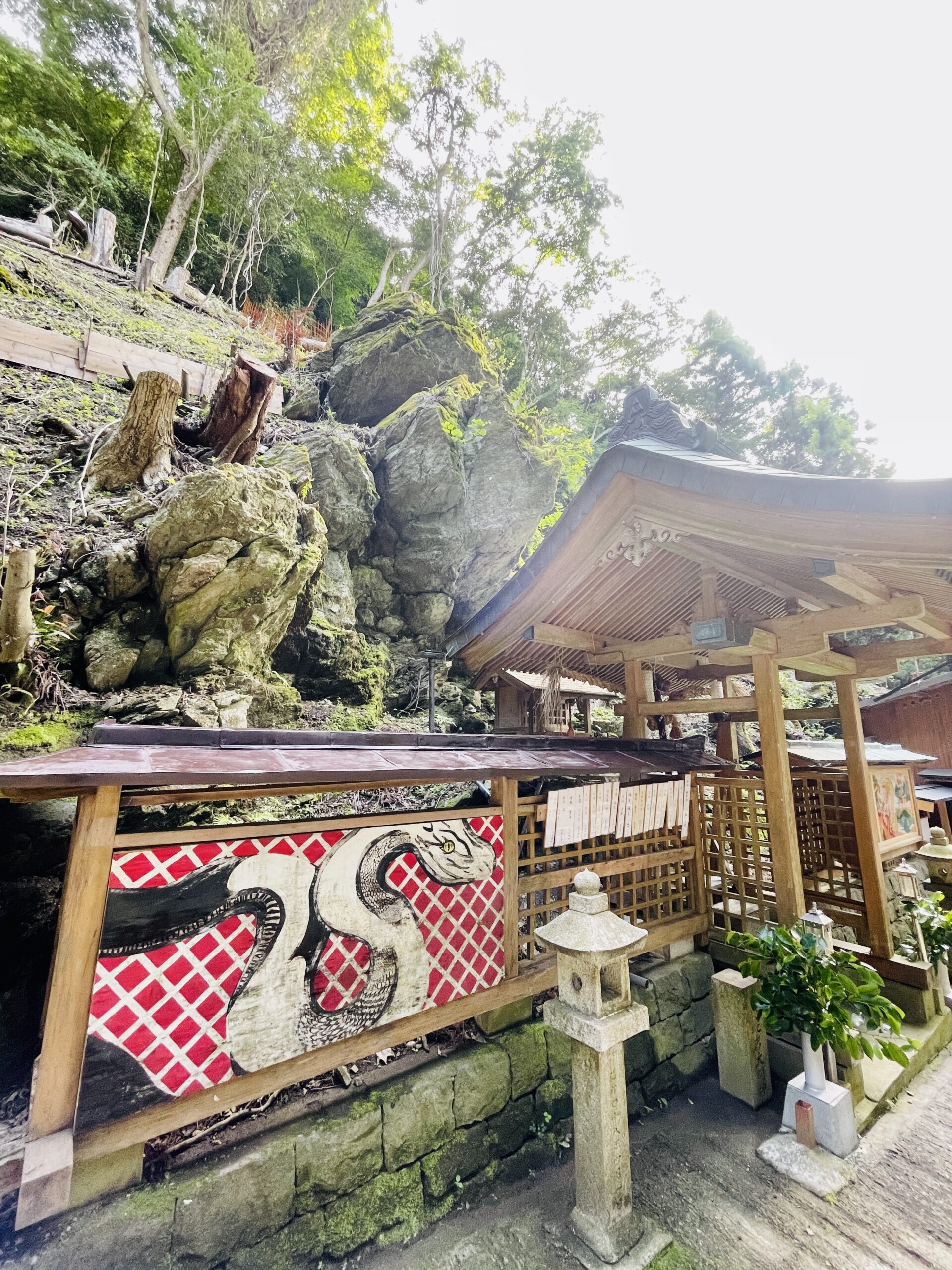 蛇岩神社
