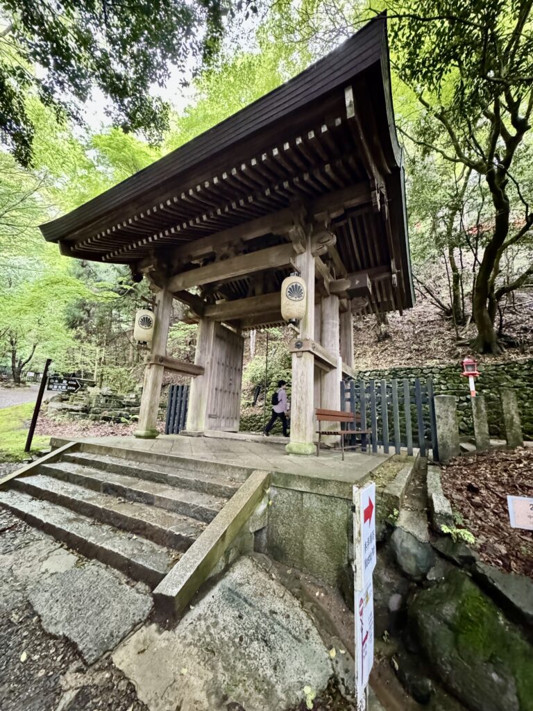 鞍馬寺(鞍馬山)の中門