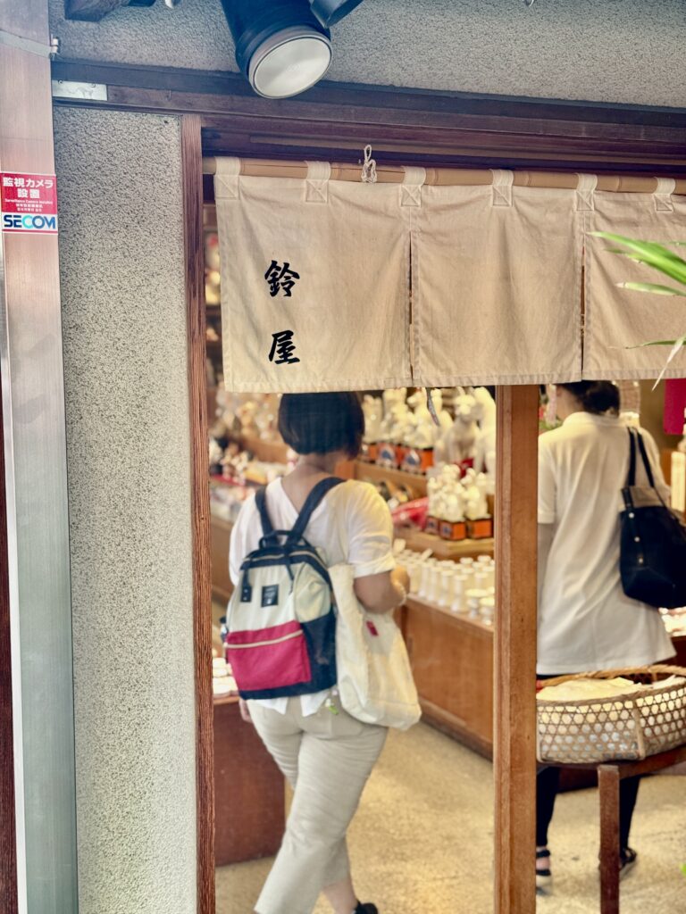 伏見稲荷大社の鈴屋