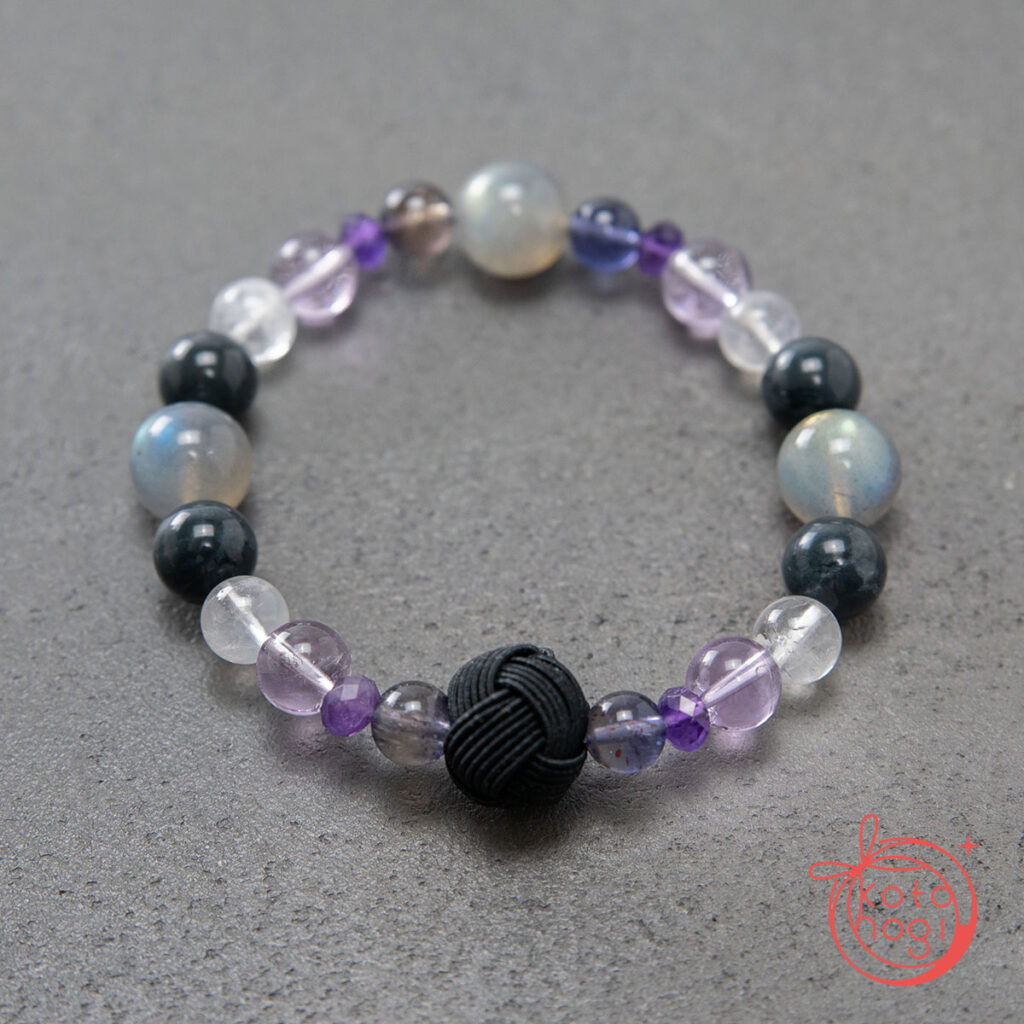 アイオライトサンストーン×ラブラドライト×ライトアメジスト_お守りブレスレット